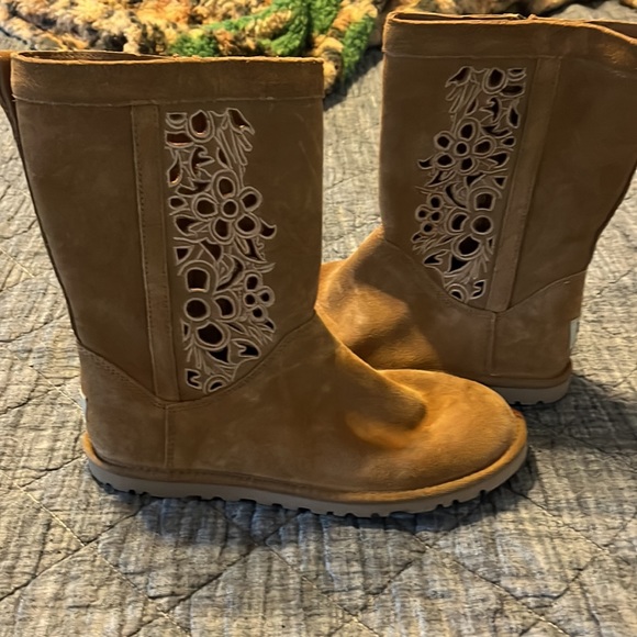 Ugg boots - Picture 7 of 9